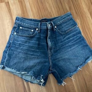 Lucky Brand Relaxed Short size 10/30